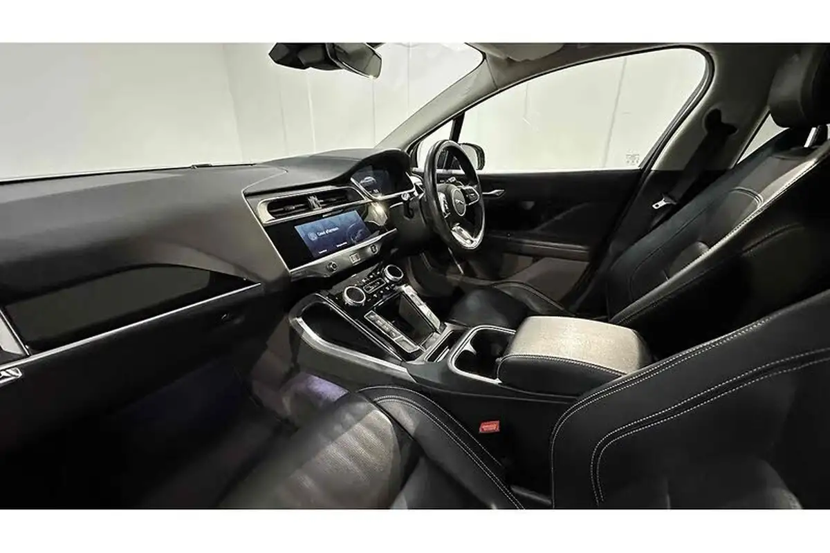 2022-jaguar-i-pace-ev400-se-big-20