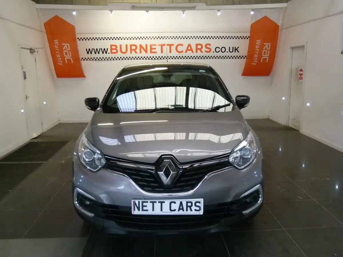 2018-renault-captur-09-tce-iconic-big-3