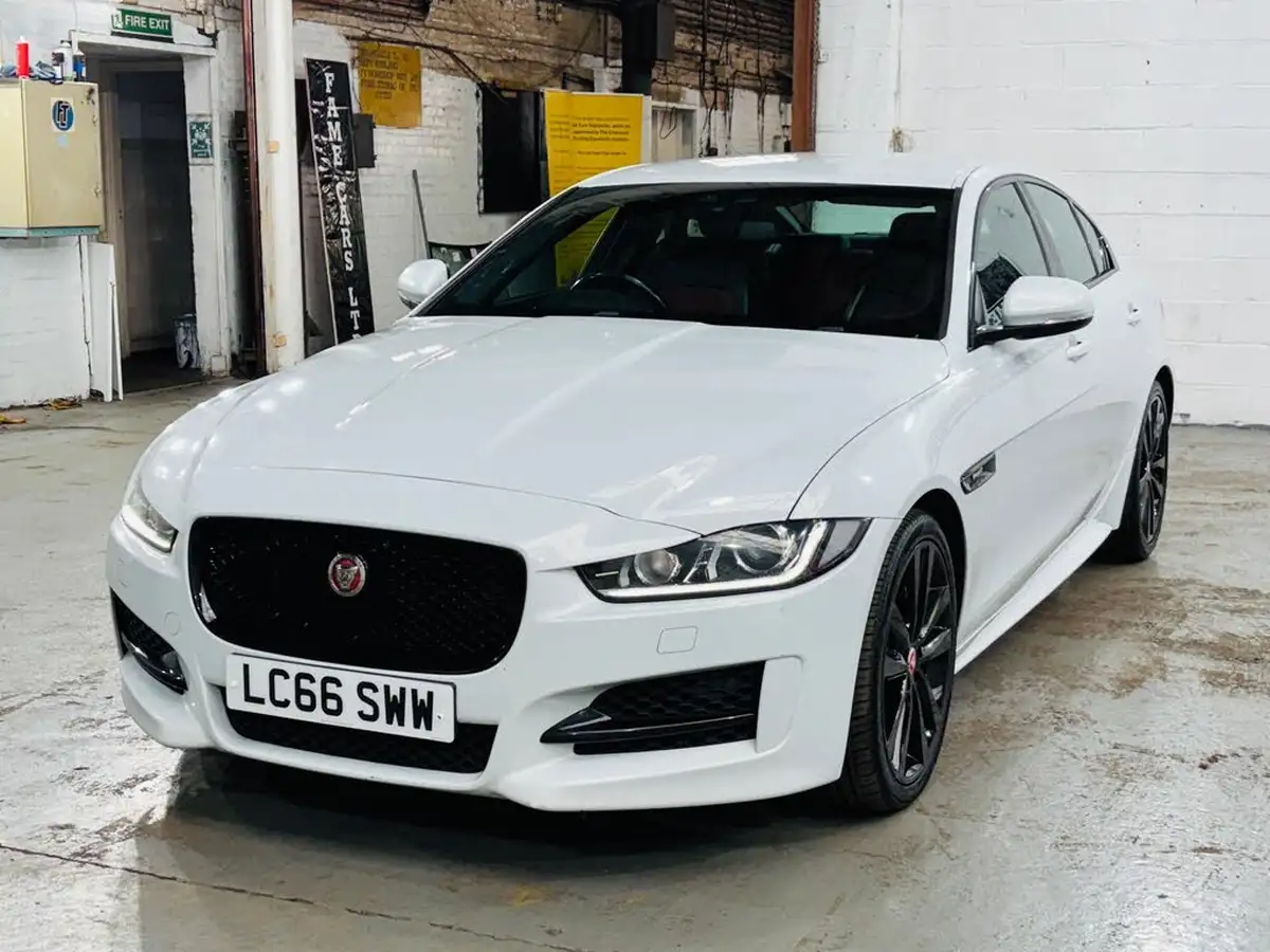 2017-jaguar-xe-20d-r-sport-180ps-1999cc-auto-big-3