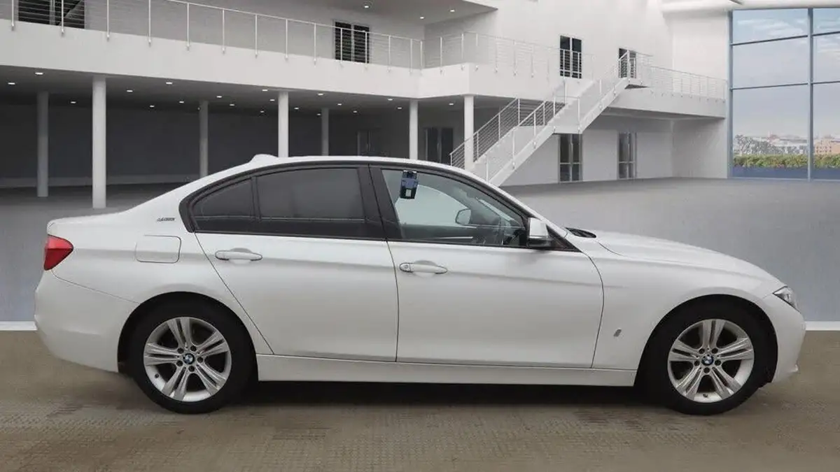 2016-bmw-3-series-20-330e-sport-268bhp-big-10