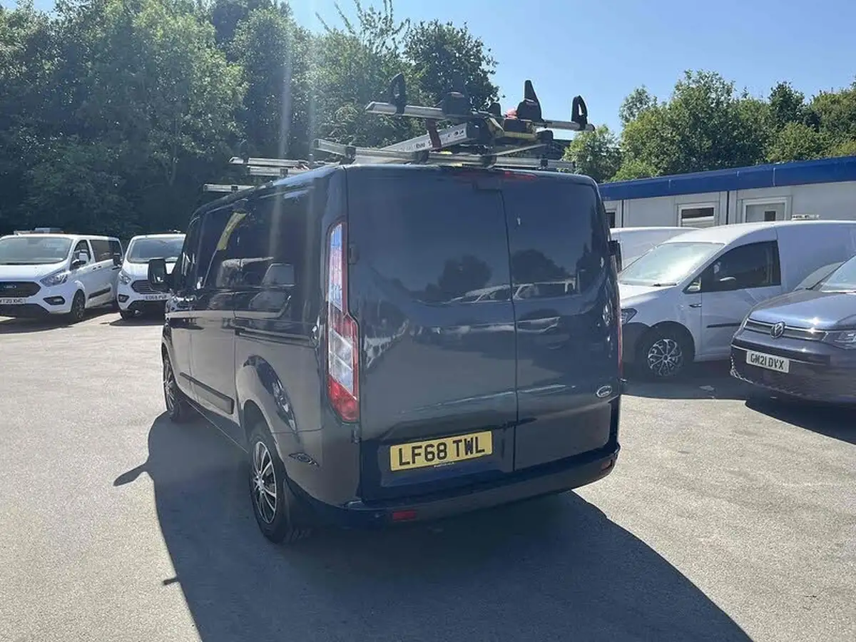2018-ford-transit-custom-20tdci-320-l1h1-trend-130pseu6-panel-van-big-7