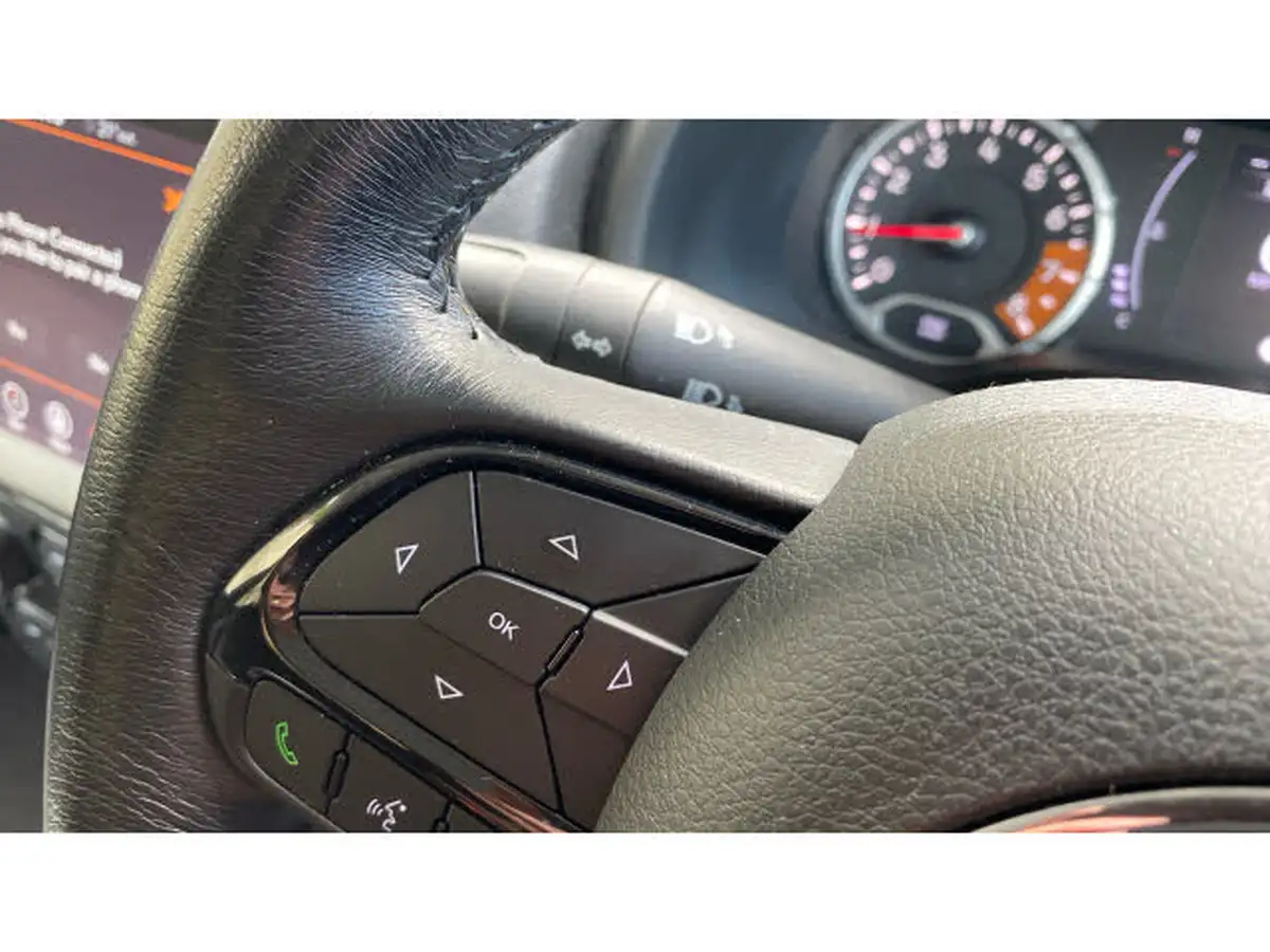 2020-jeep-renegade-10-gse-night-eagle-ii-big-23