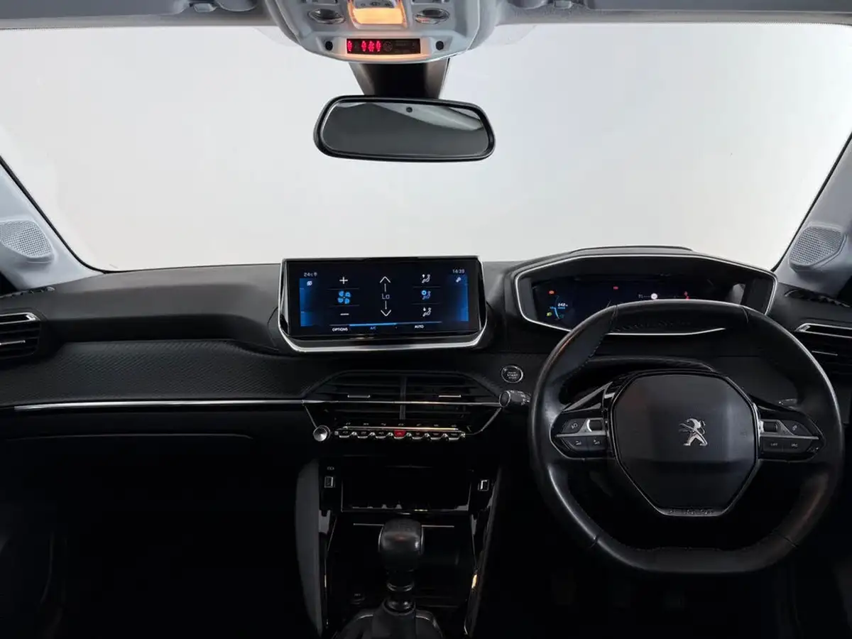 2020-peugeot-208-12-puretech-allure-100bhp-big-20