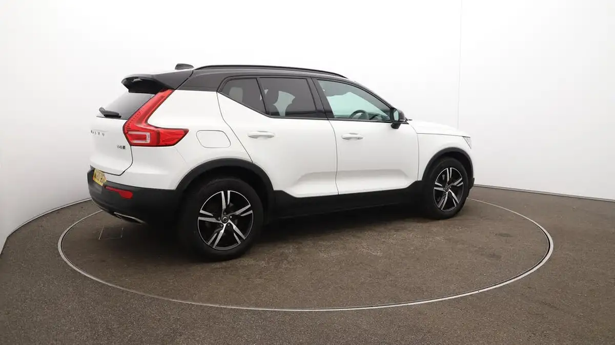 2020-volvo-xc40-20-t4-r-design-awd-big-52