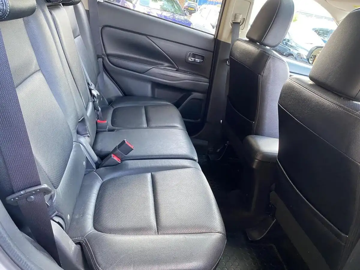 2016-mitsubishi-outlander-22di-d-4-big-13