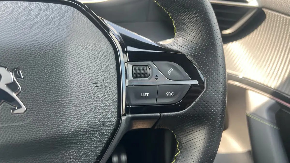 2021-peugeot-2008-suv-e-gt-big-23