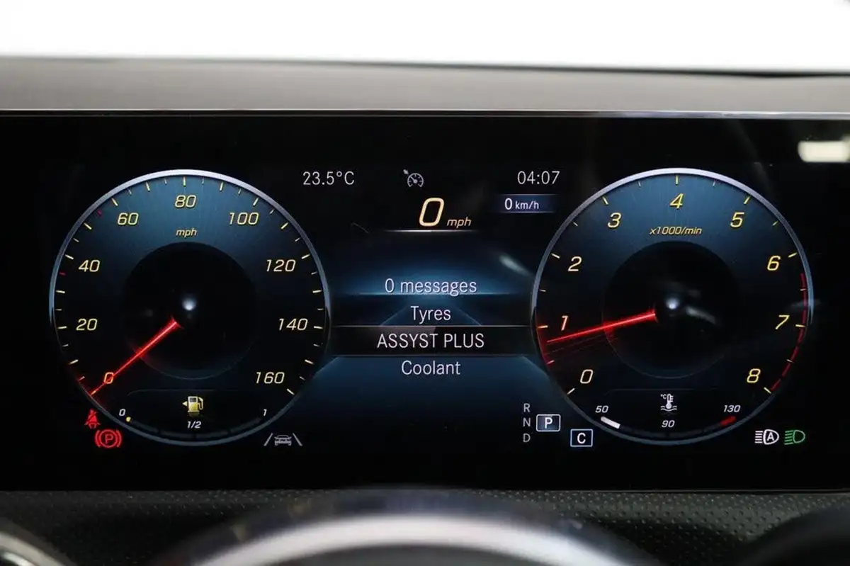 2022-mercedes-benz-cla-13-cla-200-amg-line-premium-plus-coupe-4d-big-15