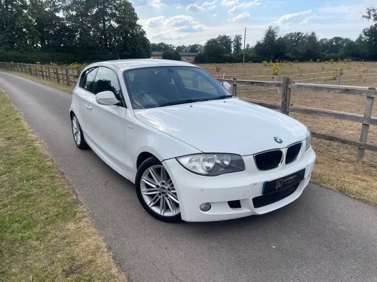 2011-bmw-1-series-20td-123d-m-sport-hatchback-3d-big-0