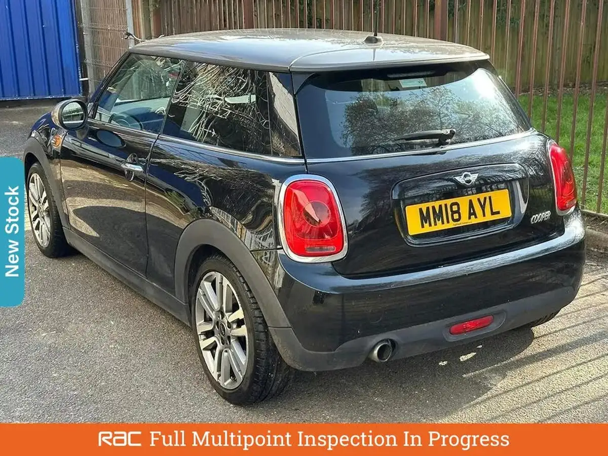 2018-mini-cooper-15-cooper-series-ii-jcw-chilinav-plusss-hatchback-3d-auto-big-1