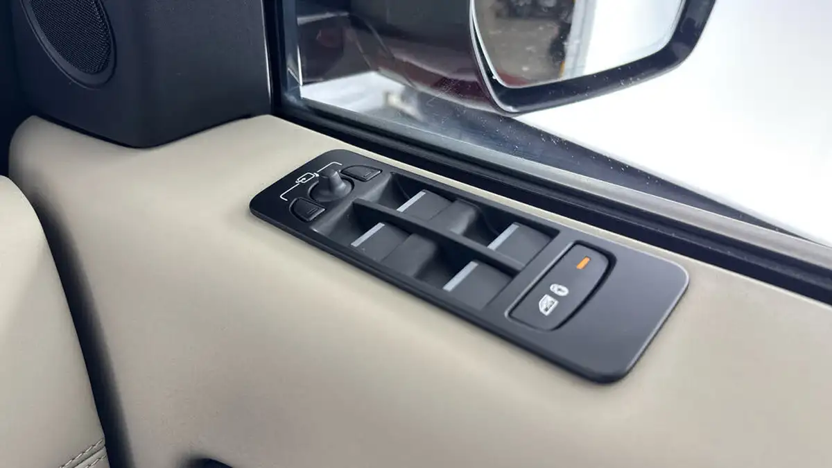 2021-land-rover-discovery-sport-20-p200-s-big-23