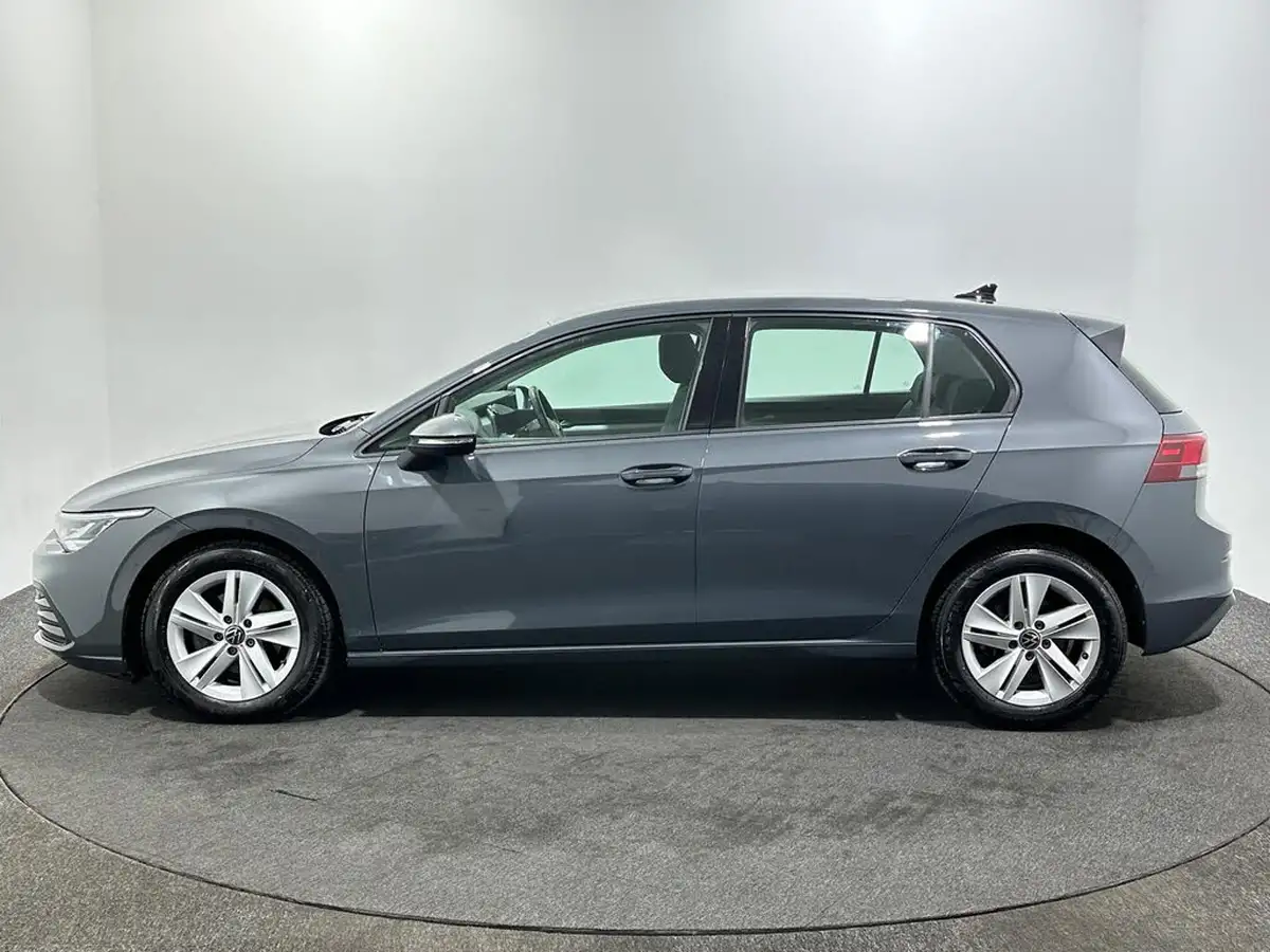 2023-volkswagen-golf-15-tsi-life-150ps-hatchback-big-4