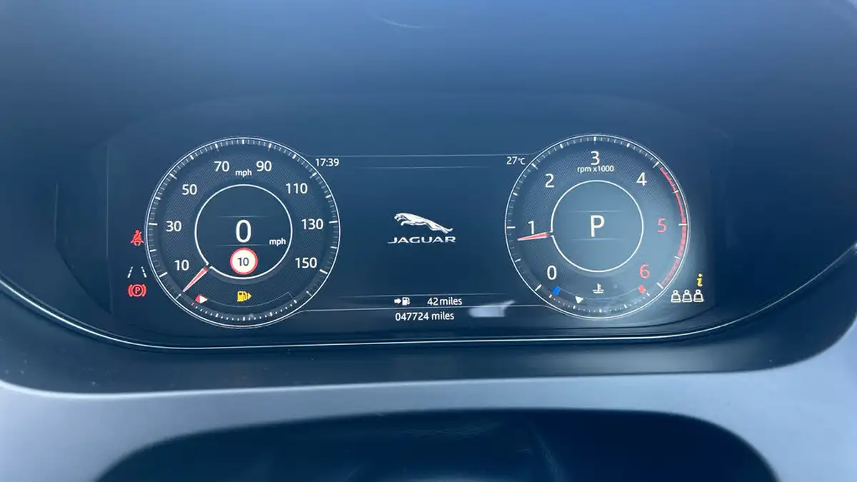 2019-jaguar-e-pace-20-i4d-chequered-flag-180ps-big-20
