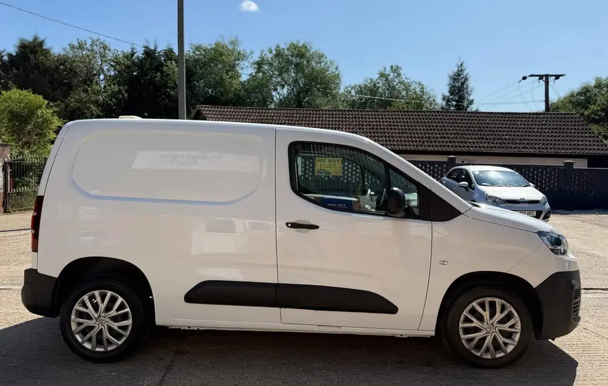 2019-citroen-berlingo-15bluehdi-1000-enterprise-100pseu6dt-e-panel-big-6