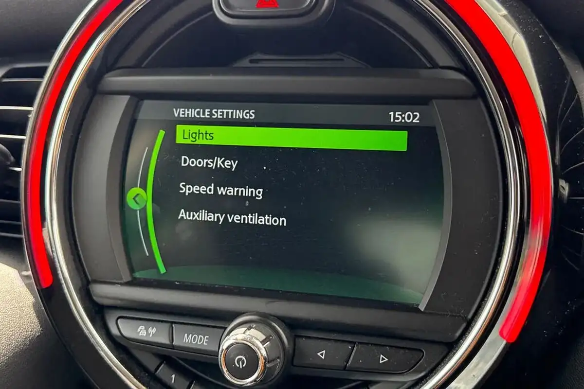 2020-mini-cooper-15-cooper-classic-hatchback-3d-auto-big-52