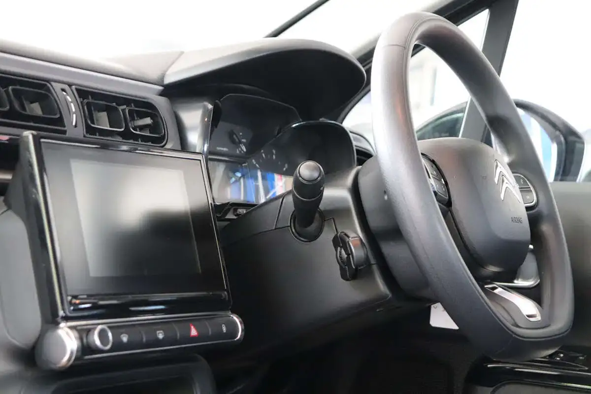 2018-citroen-c3-12-puretech-feel-82ps-big-45