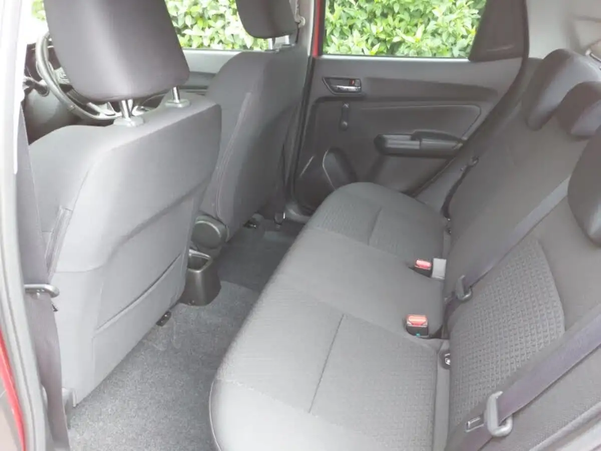 2022-suzuki-swift-12-dualjet-sz-l-big-5