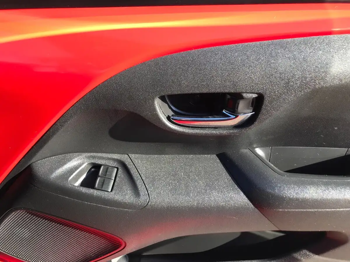 2022-peugeot-108-10-allure-big-28