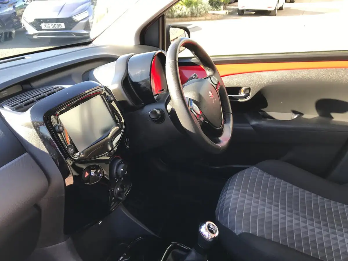 2022-peugeot-108-10-allure-big-4