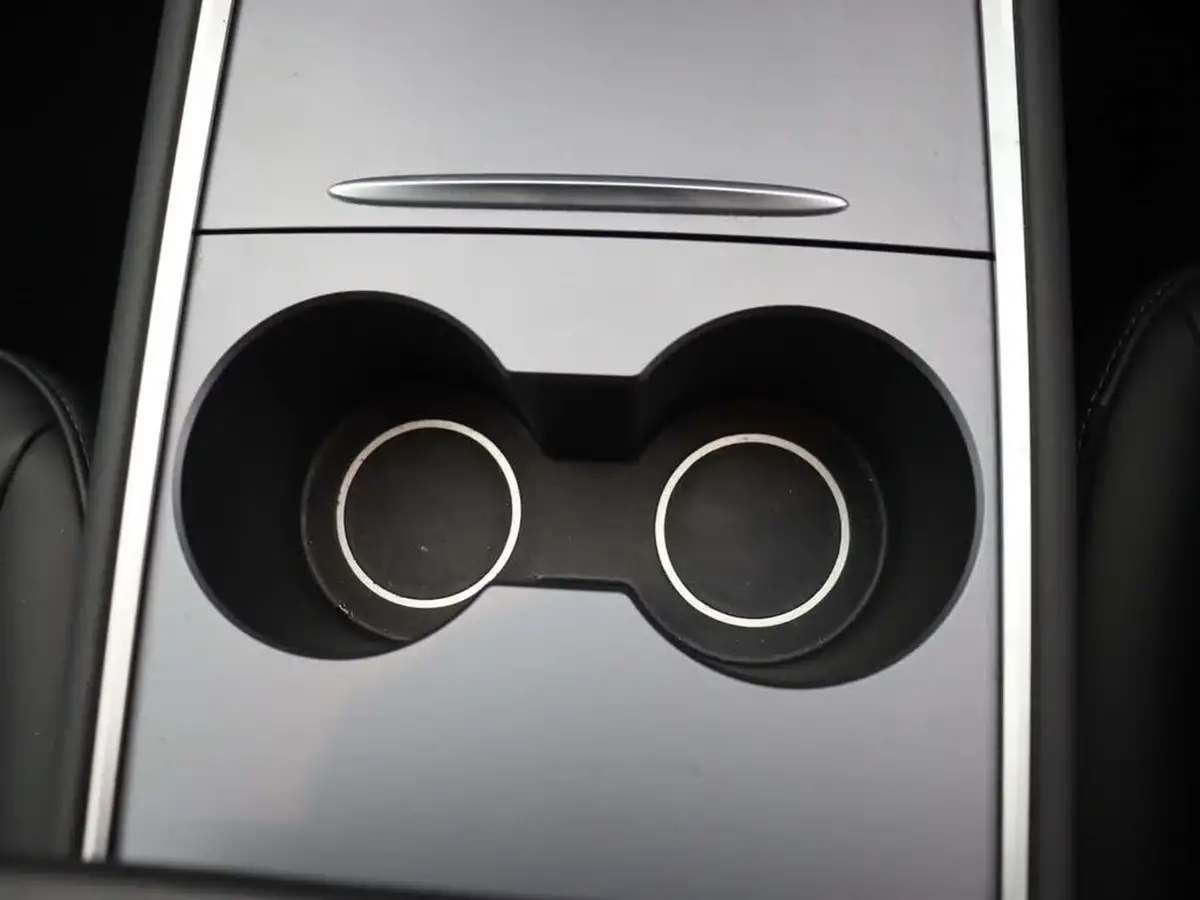 2022-tesla-model-y-e-rwd-big-39