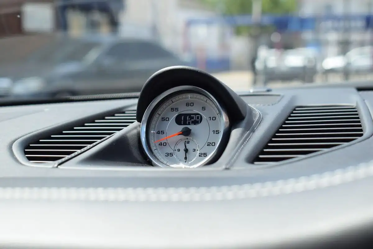2016-porsche-911-38-turbo-s-coupe-big-38