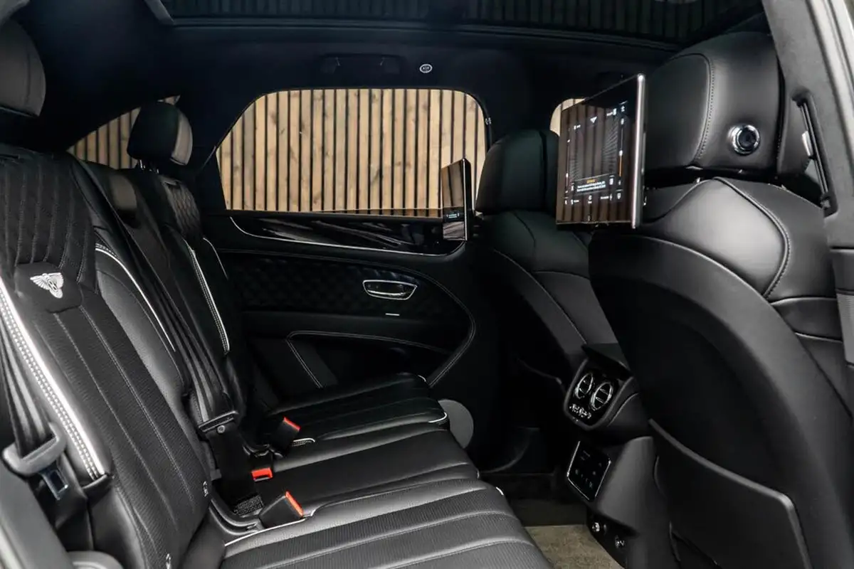 2024-bentley-bentayga-big-47
