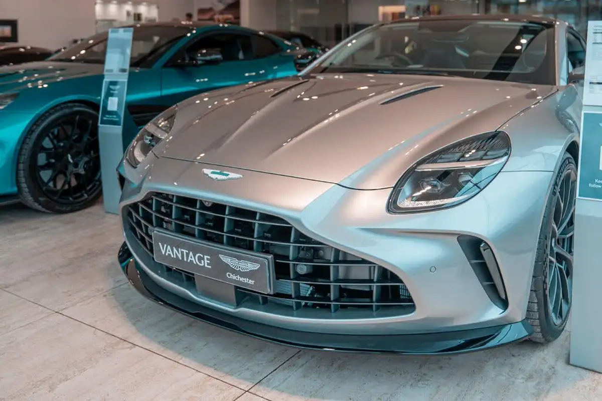 2018-aston-martin-vantage-40-v8-vantage-big-11
