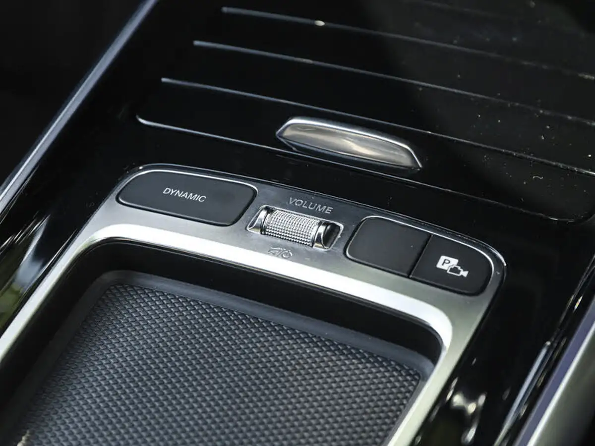 2024-mercedes-benz-glb-class-20d-glb220d-amg-line-executive-big-16