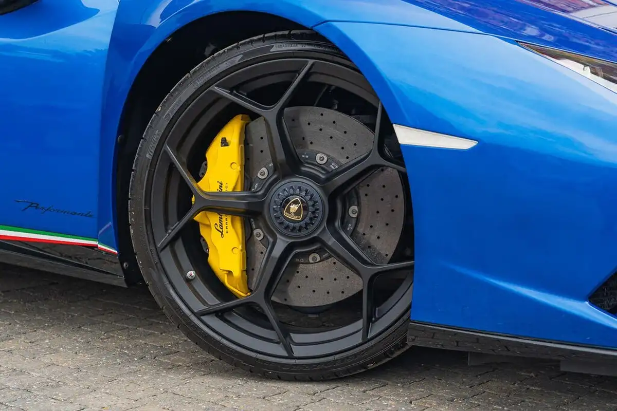 2018-lamborghini-huracan-52-performante-coupe-big-1