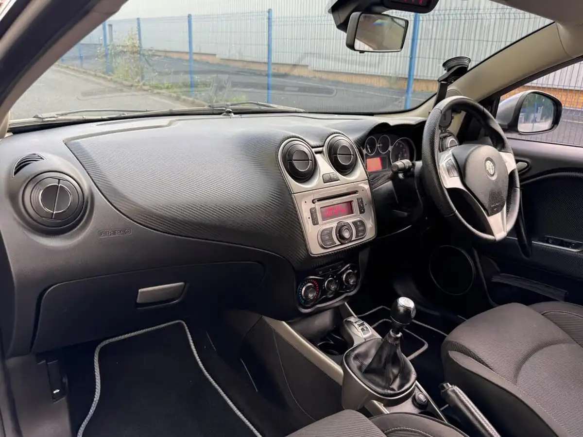 2009-alfa-romeo-mito-14-lusso-16v-big-17