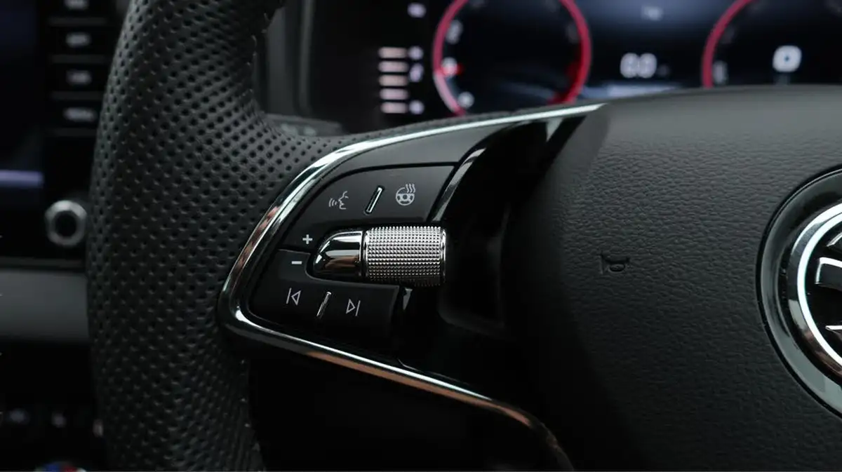 2023-skoda-karoq-15-tsi-sportline-big-26