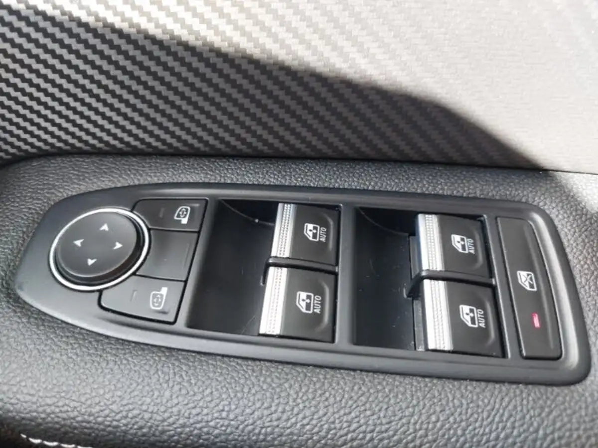 2022-renault-captur-13-tce-rs-line-big-17