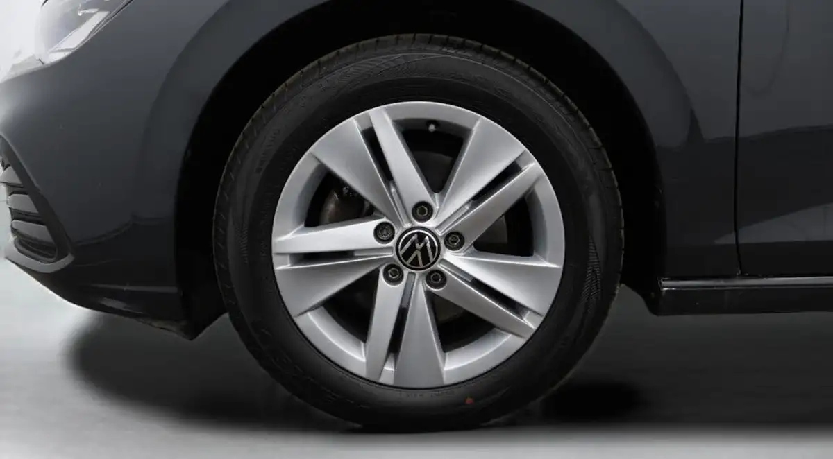 2022-volkswagen-golf-20tdi-life-hatchback-big-18