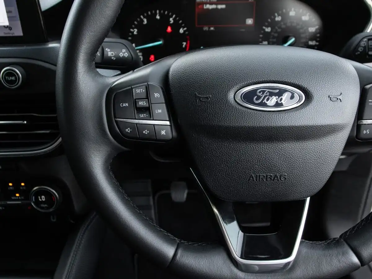 2019-ford-focus-15t-active-x-hatchback-big-18
