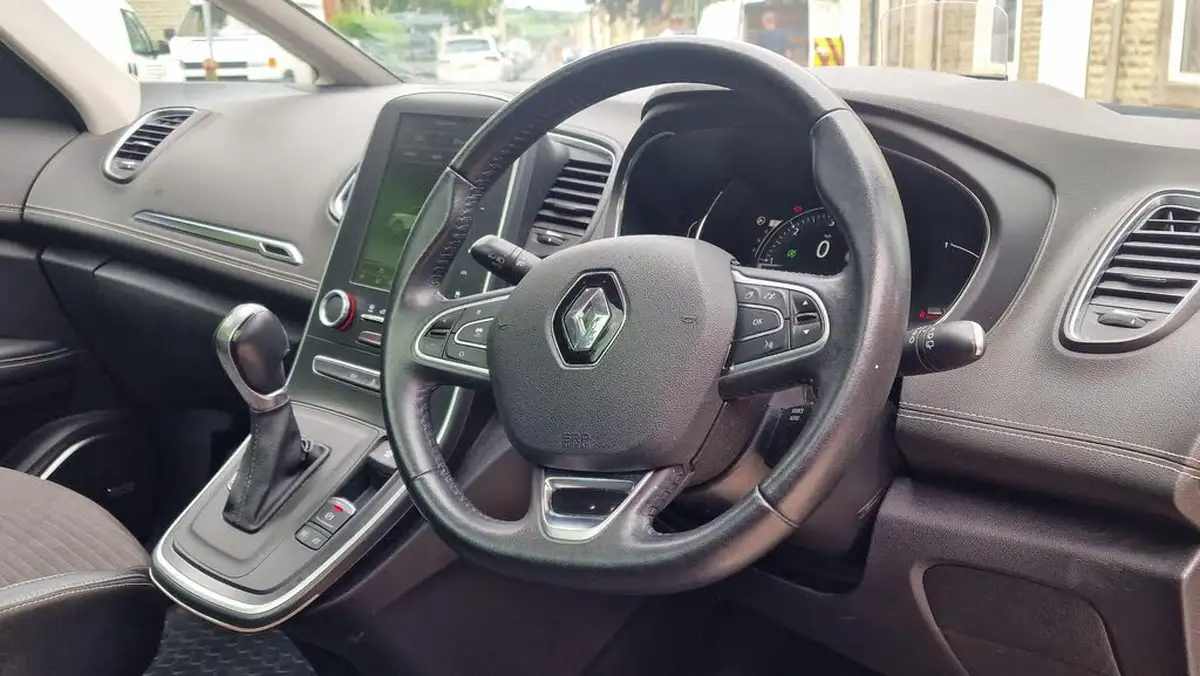 2016-renault-scenic-15dci-dynamique-s-nav-edc-auto-big-16