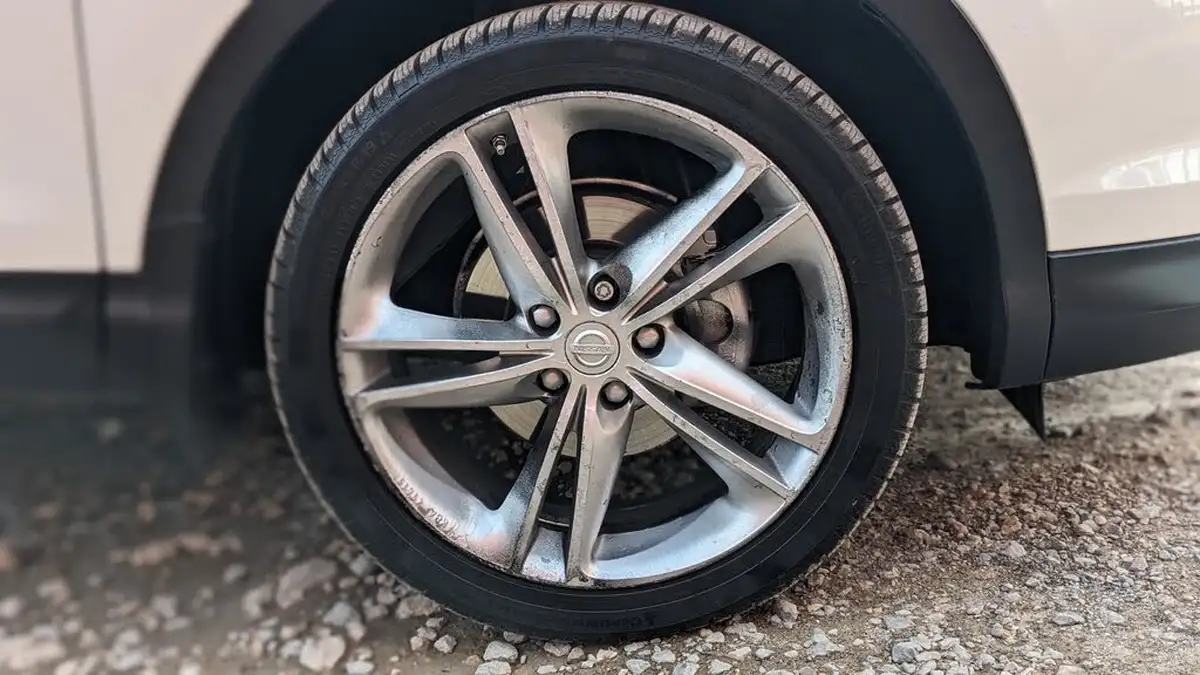 2014-nissan-qashqai-12-acenta-premium-big-30