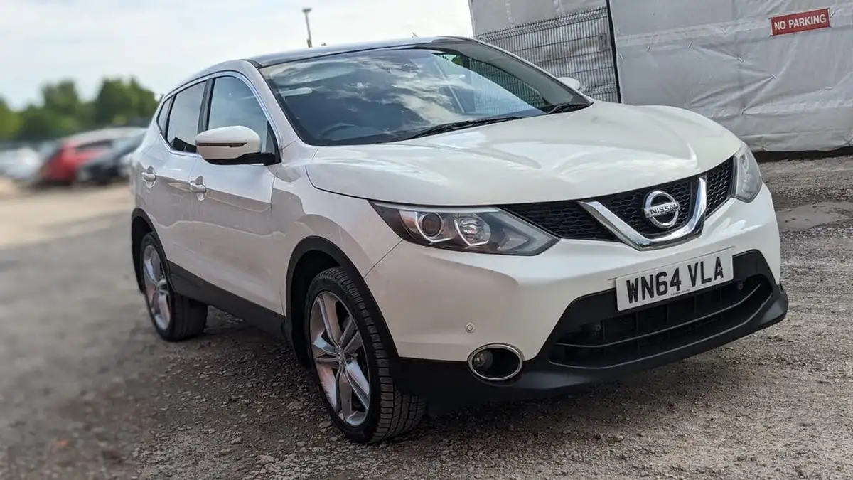 2014-nissan-qashqai-12-acenta-premium-big-6