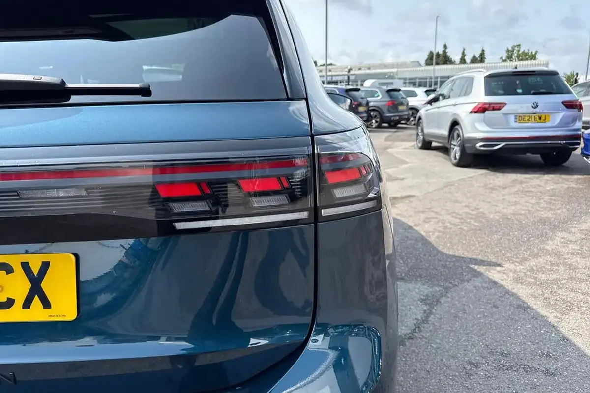 2024-volkswagen-tiguan-15-etsi-r-line-big-25