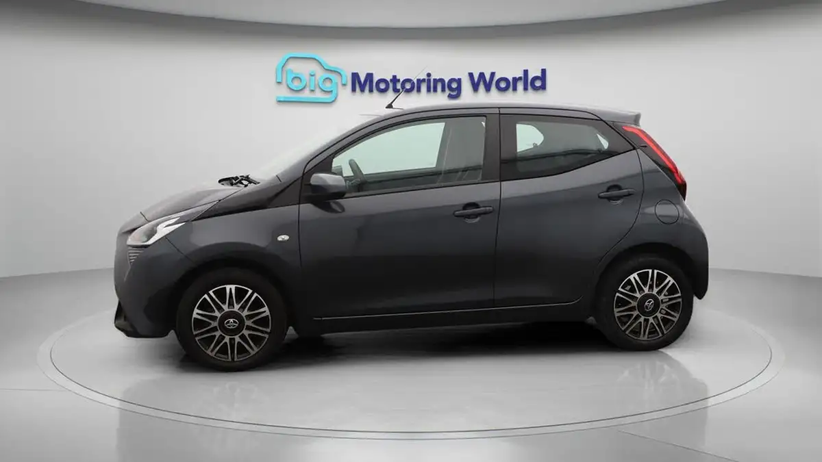 2019-toyota-aygo-10-vvt-i-x-play-tss-x-shift-big-4