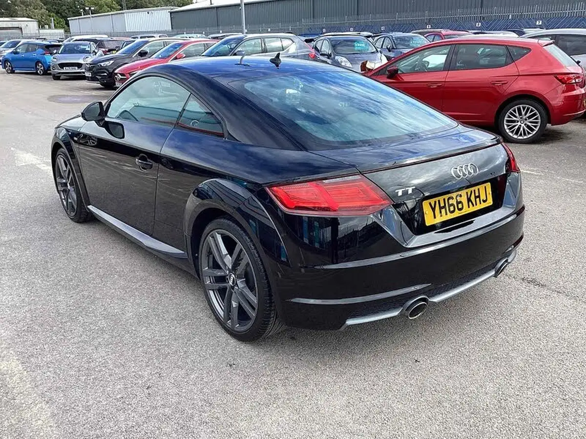 2016-audi-tt-coupe-18-tfsi-s-line-big-1