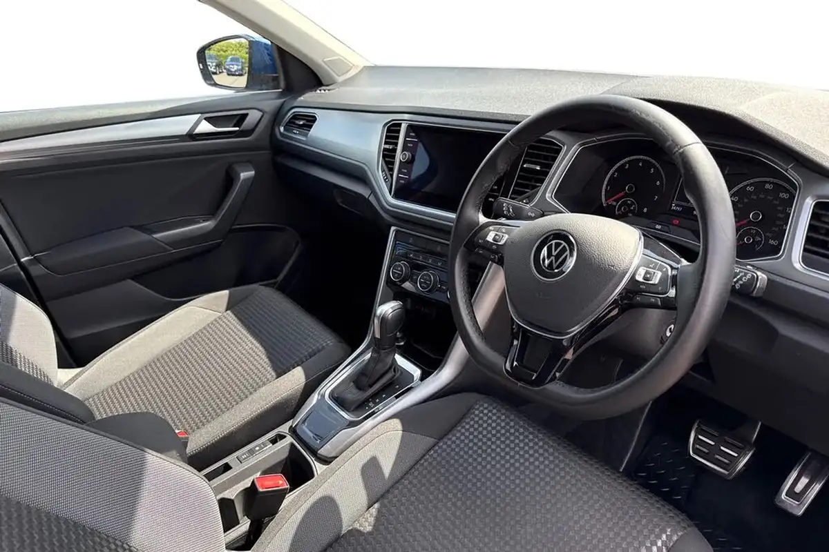 2021-volkswagen-t-roc-15-tsi-active-hatchback-5d-dsg-big-13