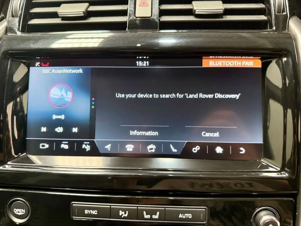 2020-land-rover-discovery-30-sd6-hse-big-27