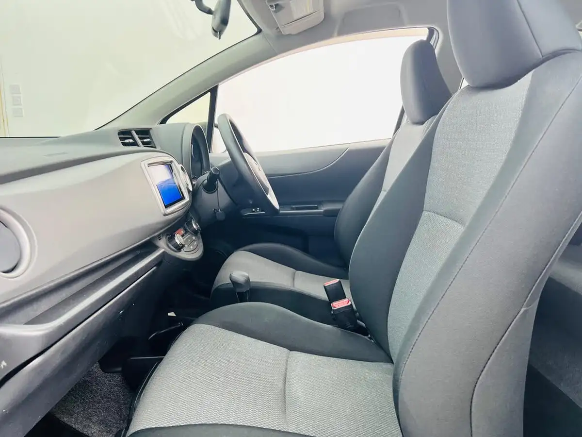 2014-toyota-yaris-133-tr-5d-m-drive-s-big-19