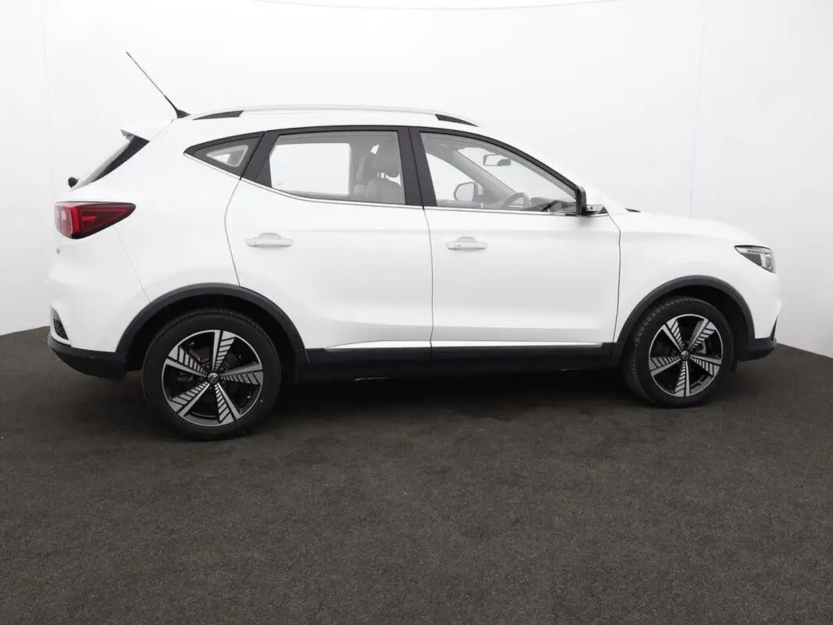 2020-mg-zs-suv-e-exclusive-ev-big-10
