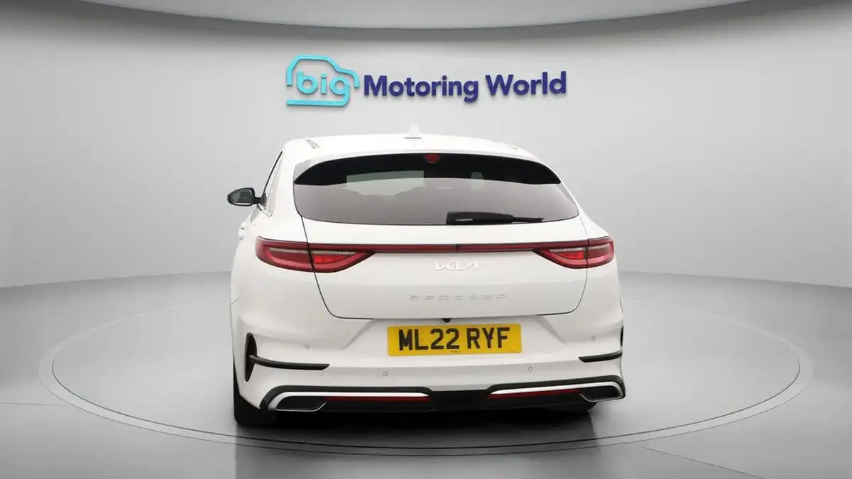 2022-kia-pro-ceed-15-t-gdi-gt-line-big-6