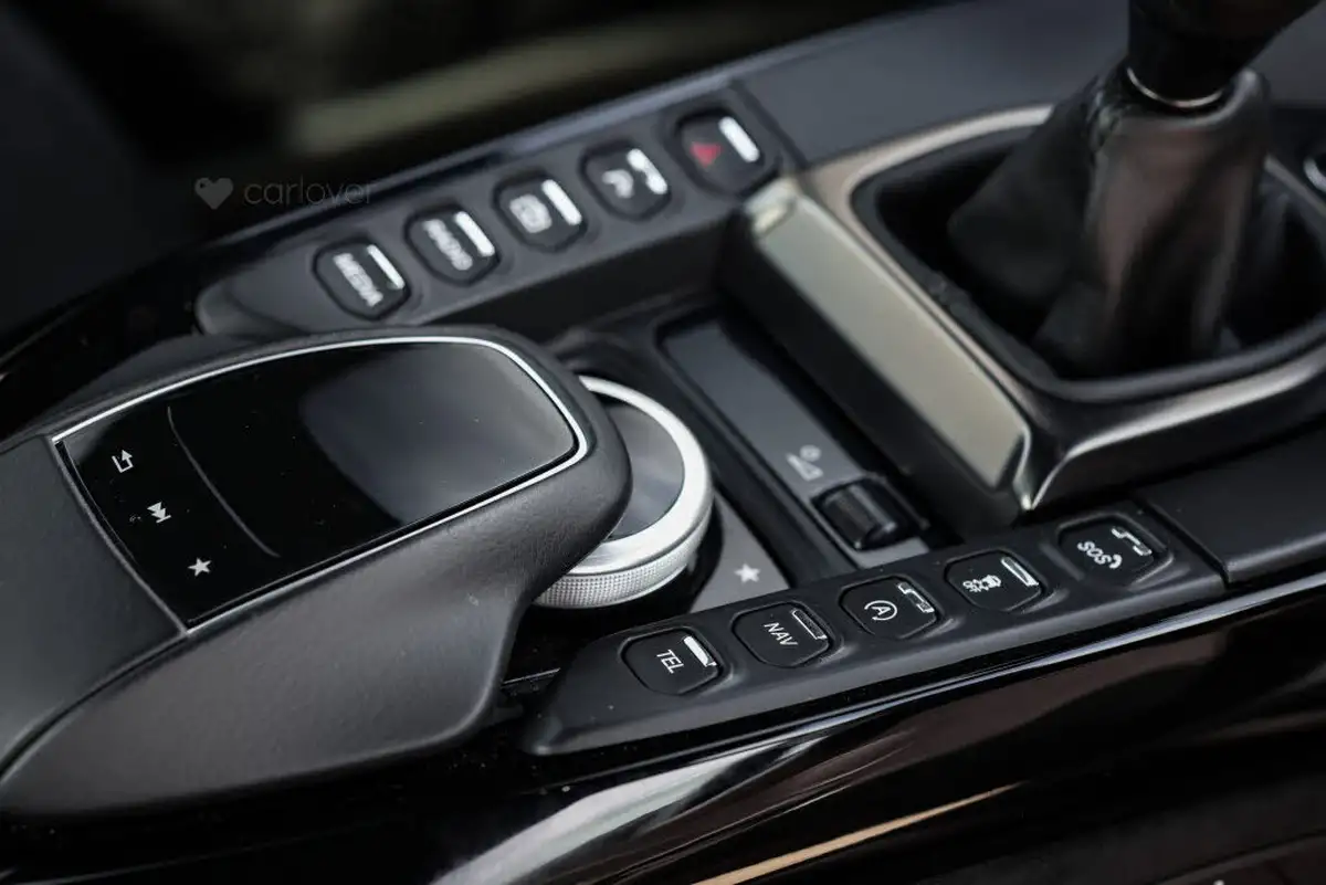 2021-aston-martin-vantage-40-v8-vantage-coupe-big-64