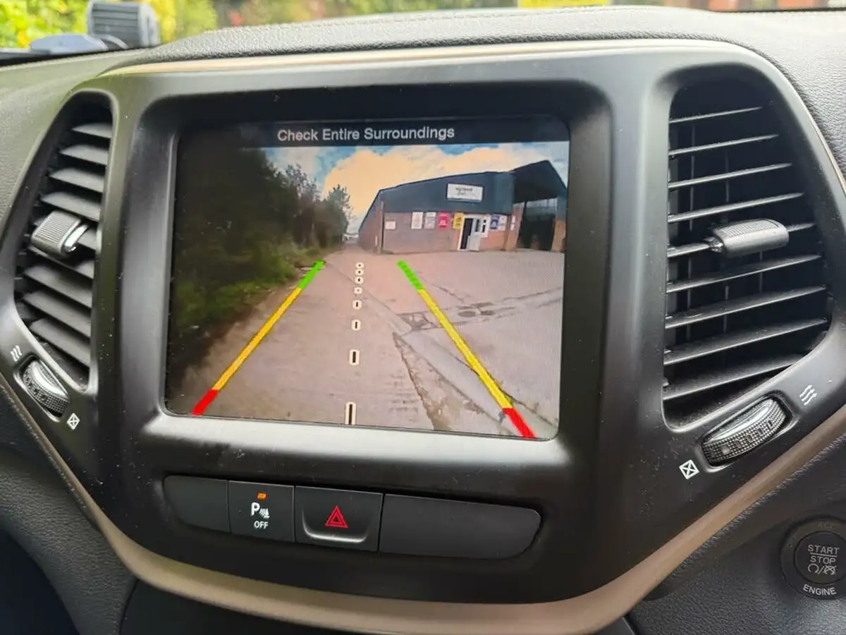 2015-jeep-cherokee-20multijet-ii-limited-4wd-big-40