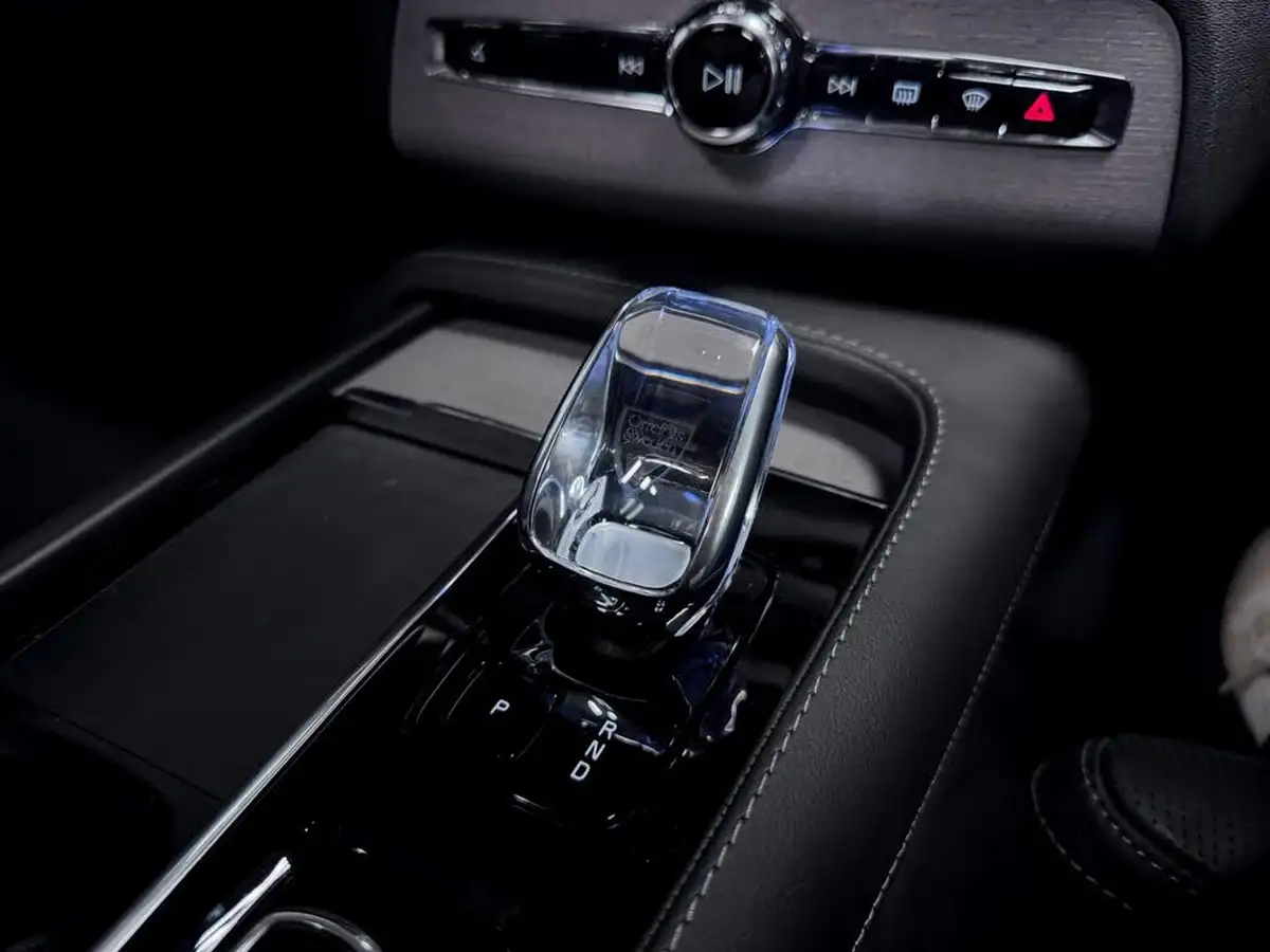 2024-volvo-xc90-20-t8-ultra-dark-big-33