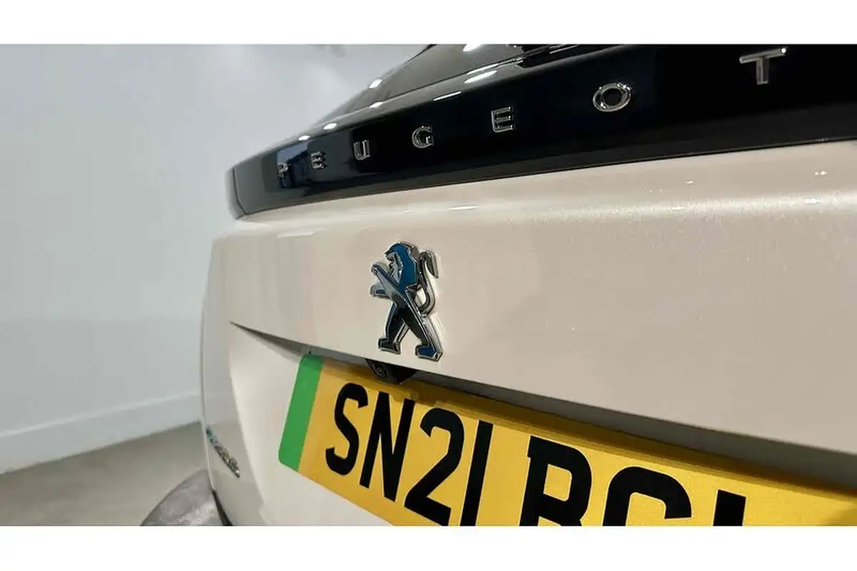 2021-peugeot-2008-suv-e-gt-big-14