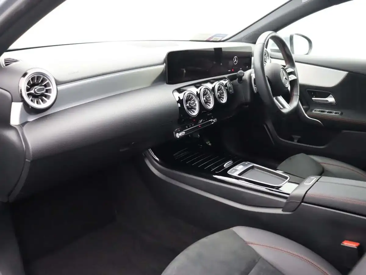 2024-mercedes-benz-a-class-13-a200-amg-line-executive-hatchback-5d-big-18