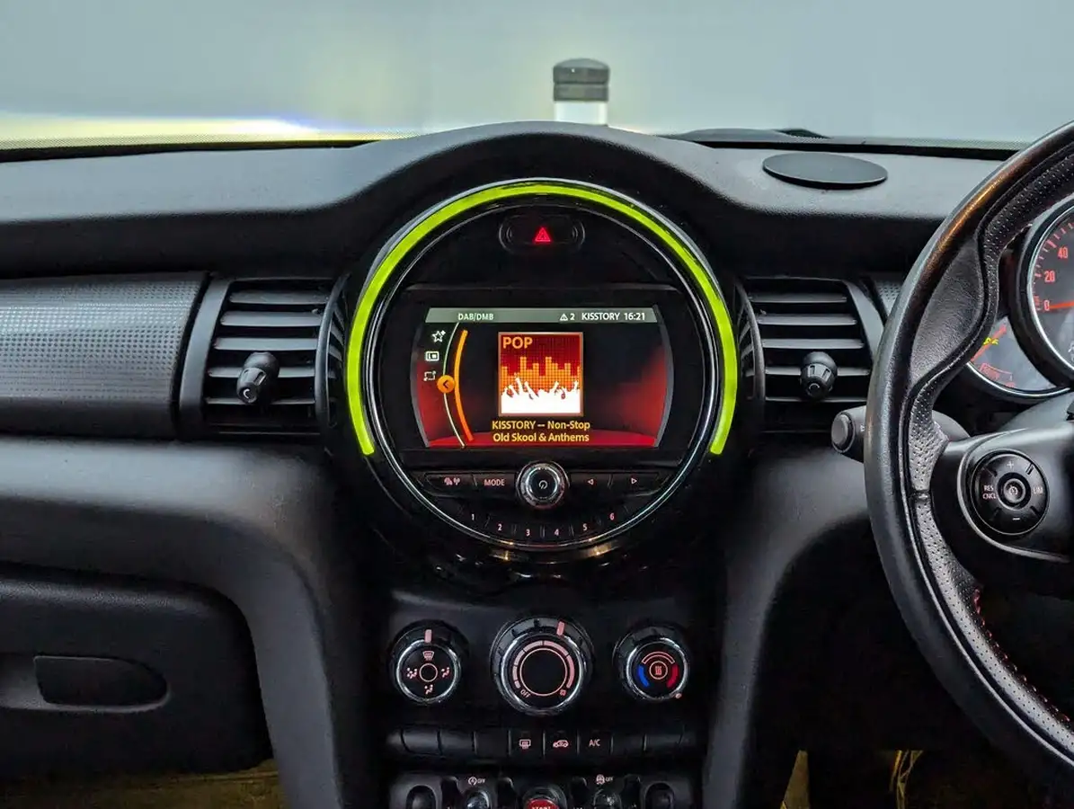 2019-mini-cooper-15-cooper-sport-hatchback-3d-big-32